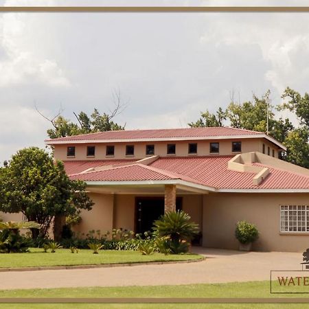 Water On Waldrift Guesthouse Vereeniging Bagian luar foto